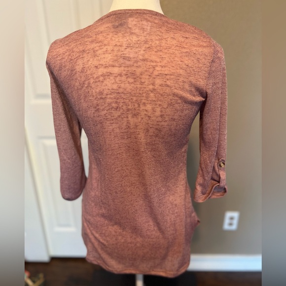 Rue 21 Juniors Quarter Sleeve Shirt 
Size:XS - Picture 4 of 8